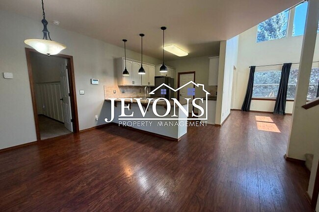 Foto del edificio - Coming soon! 3 Bed / 2.5 Bath Single-Family Home in West Yakima