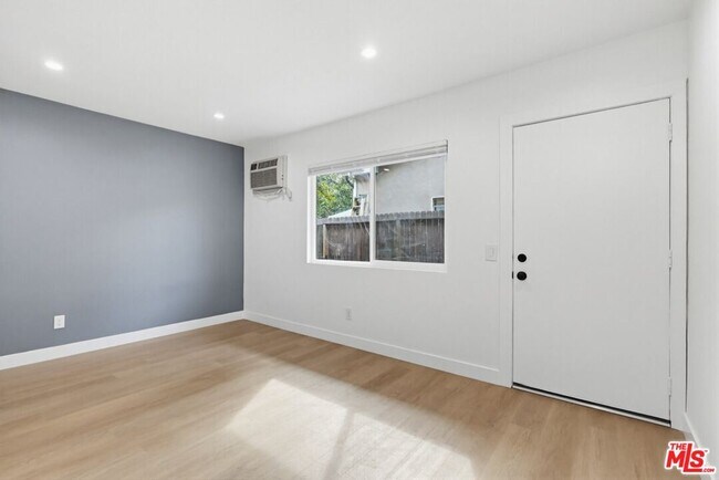 Foto del edificio - 222 S Ave 63