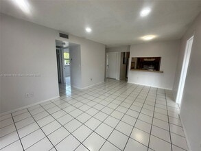 Building Photo - 9808 Hammocks Blvd
