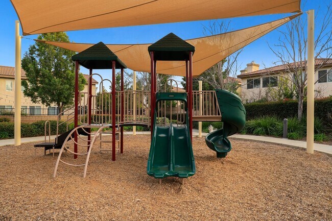 Building Photo - 40663 La Salle Pl