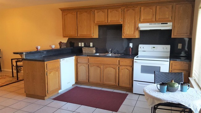 Foto del edificio - 1525 Oasis Ave