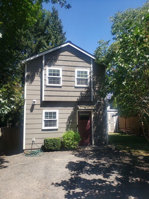 Primary Photo - Two Story Modern Home in Heart of SE Portland