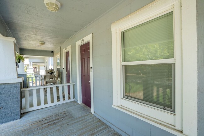 Foto del edificio - Charming 1-Bedroom/1 Bath duplex for Rent ...