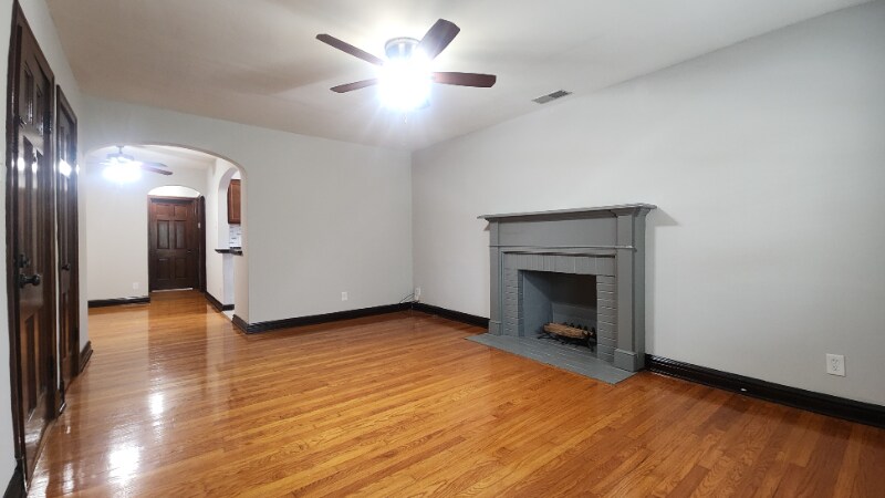 Foto principal - 5838 Nottingham Ave