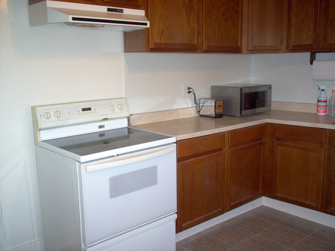 Primary Photo - 114 S Smithville Rd