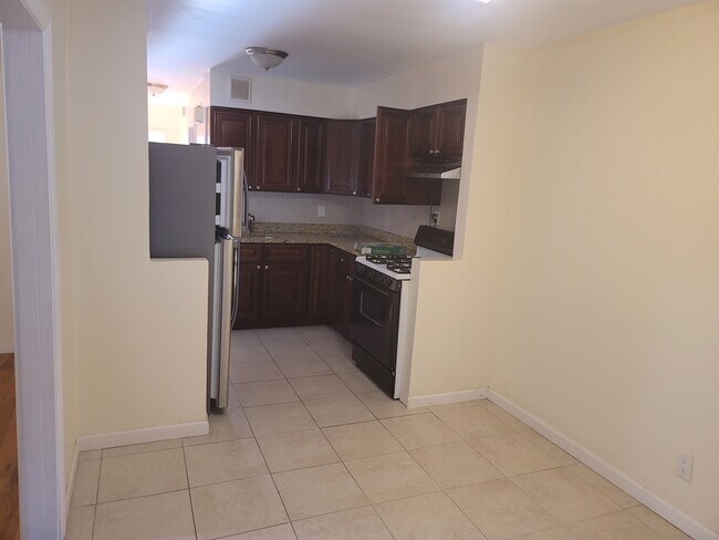 KITCHEN - 2818 Brookhaven Ave