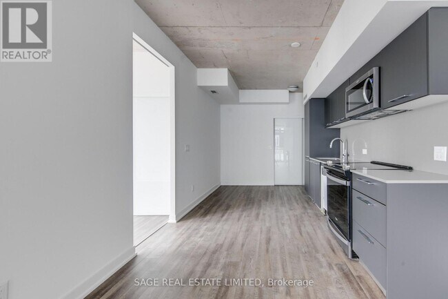 Building Photo - 45 Baseball Pl