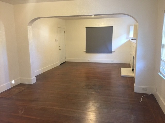 Building Photo - 1621 Napa St