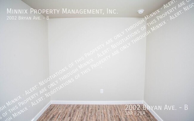 Building Photo - 2002 Bryan Ave #B