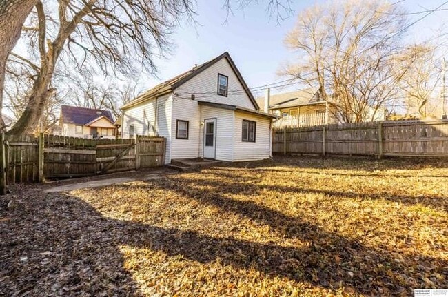 Building Photo - 4266 Maple St