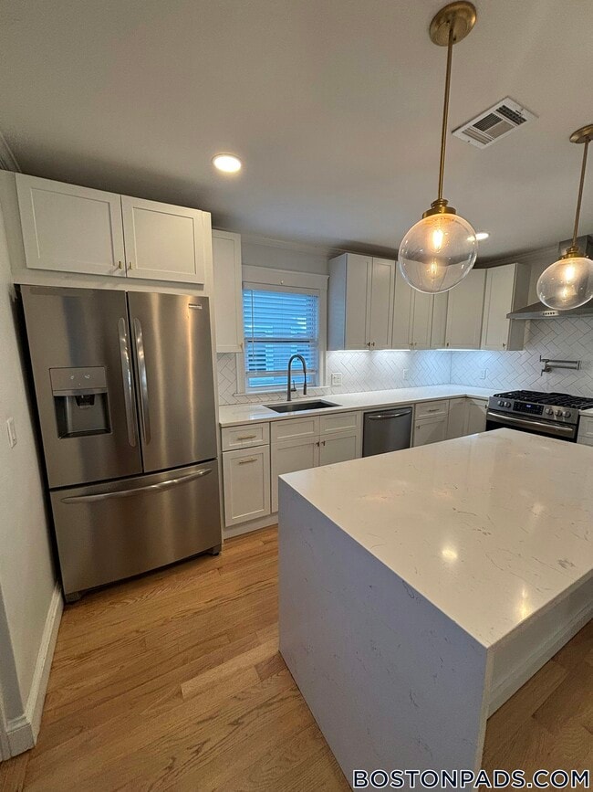 Building Photo - 7-9 Rock Ave.