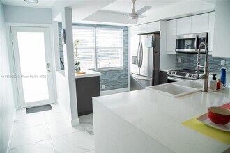 Building Photo - 2304 Lucaya Ln