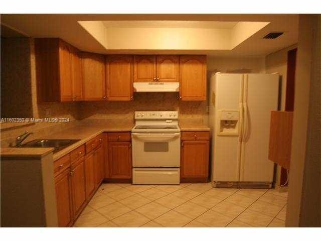 Foto del edificio - 7956 SW 7th Ct