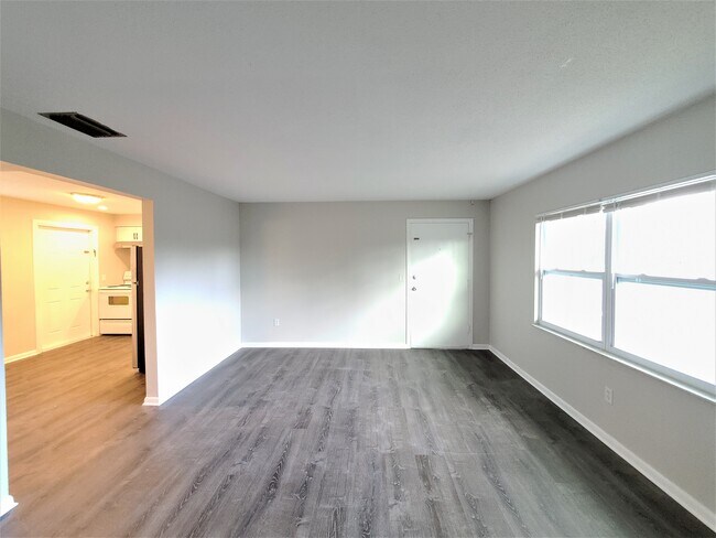 Foto del edificio - 923 Highland Ave N