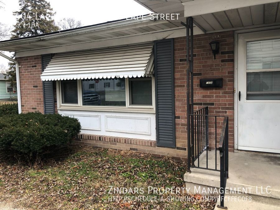 Primary Photo - 1 bedroom first floor brick duplex apartme...