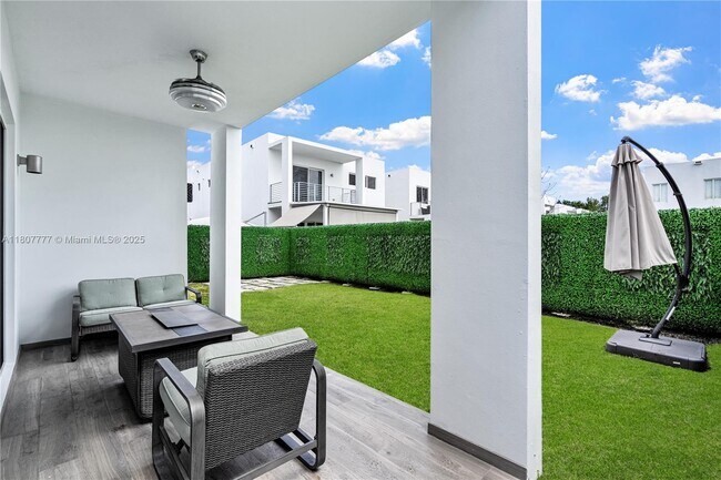 Foto del edificio - 10330 NW 68th St