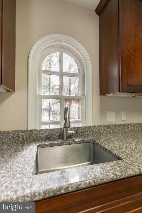 Foto principal - 60 State Cir