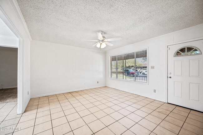 Building Photo - 2208 N 47th Ln