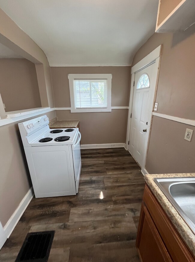 Foto del edificio - 2721 Springmont Ave