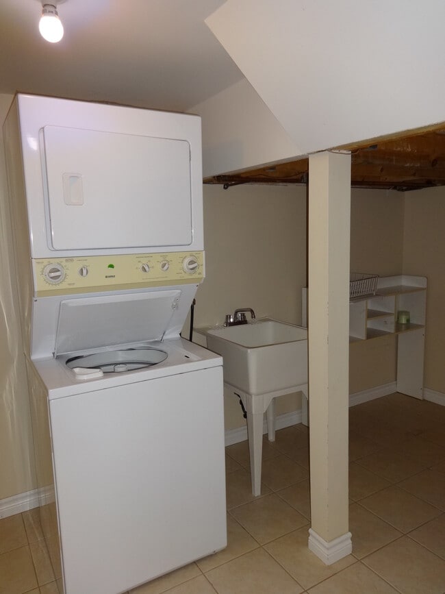 Building Photo - 1 Salt Creek Av