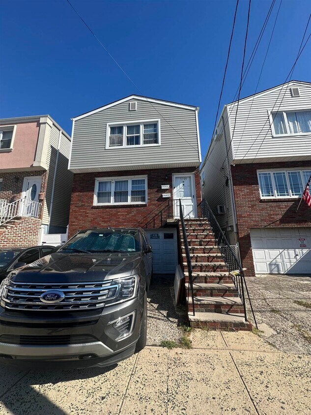 Foto principal - 5708 Broadway