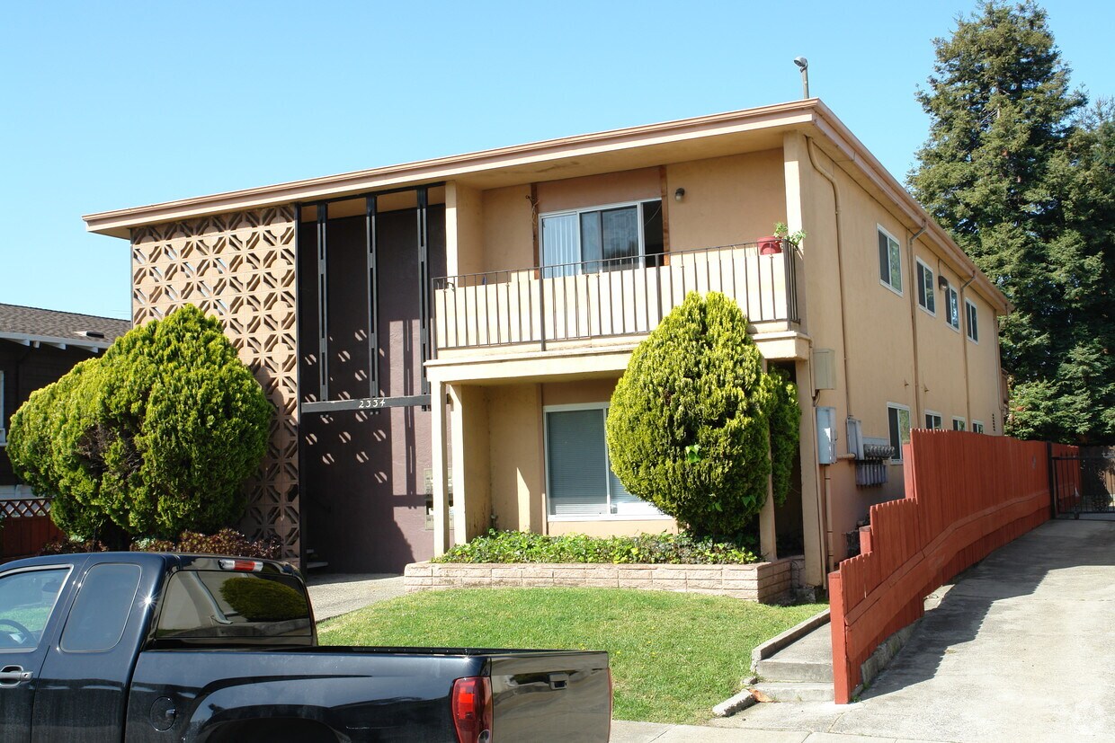 Foto del edificio - 2334 Browning St
