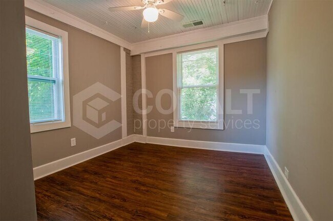 Foto del edificio - 929 Greenwood Ave NE