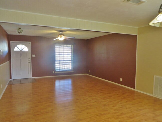 Foto del edificio - 3 Bedroom 2 Bathroom Georgetown Home