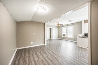 Building Photo - 216 Redan St