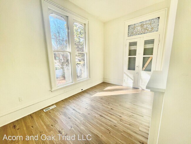 Foto del edificio - 3 br, 1 bath House - 500 E Whittington St
