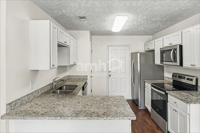 Building Photo - 1856 Portview Dr