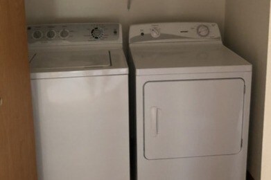 Foto del edificio - 2208 Holiday Rd