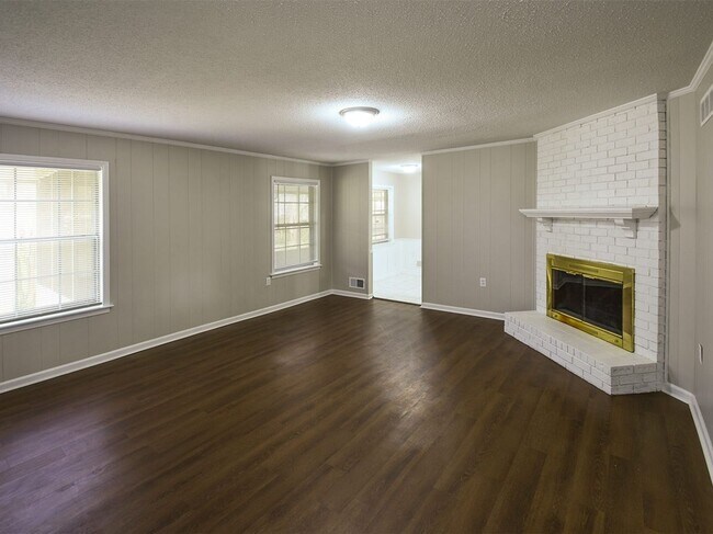 Building Photo - NEWLY UPDATED  3 bed 2 bath home in Bartlett.