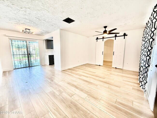 Foto del edificio - 929 Derbyshire Rd