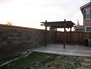 Building Photo - 352 W Camarada Ct