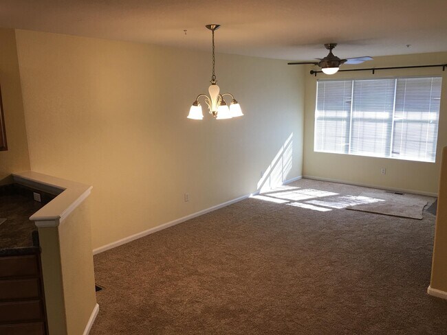 Foto del edificio - 14300 Waterside Ln