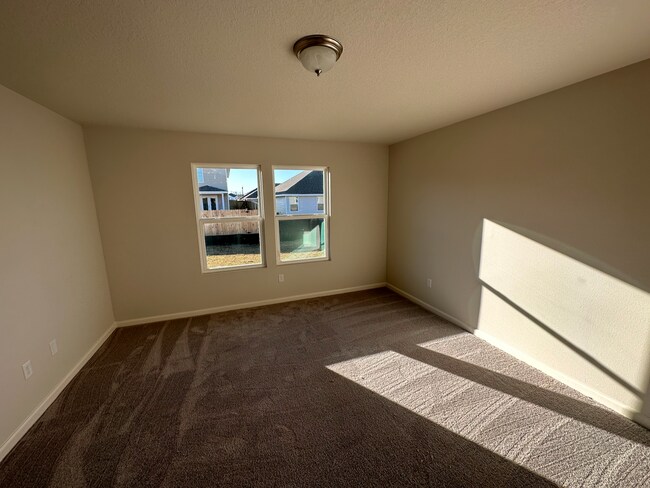 Large master bedroom. - 5581 Lexa Ln