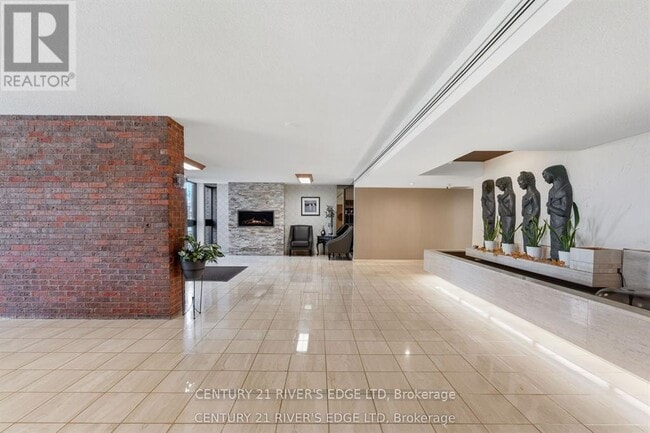 Building Photo - 55 Water St E