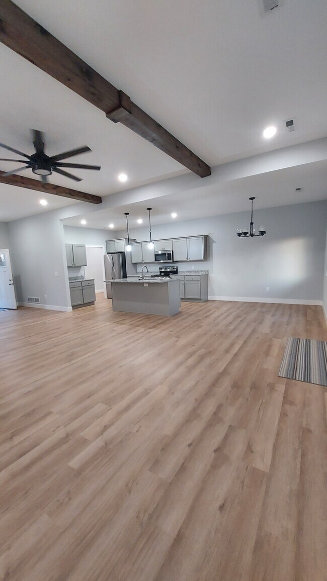 Foto del edificio - 1738 Sierra