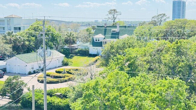 Foto del edificio - 732 N Halifax Ave