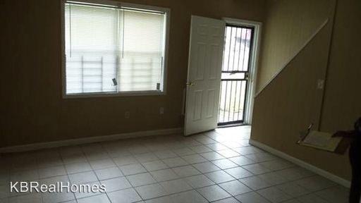 Building Photo - 1127 Canary Ln