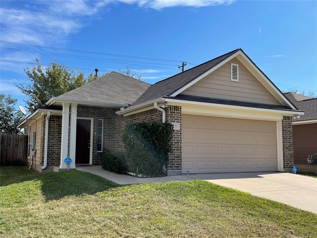 Foto principal - 115 Briarwood Dr