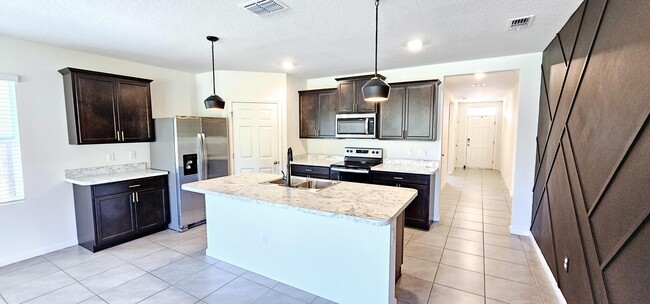 Foto del edificio - 3723 Sandhill Crane Cir