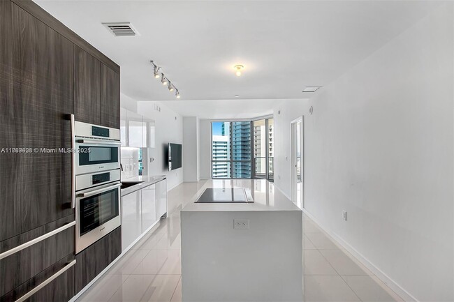 Foto del edificio - 851 NE 1st Ave