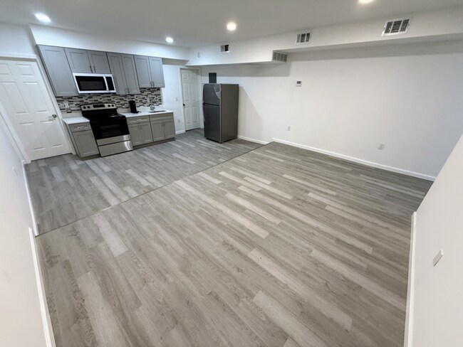 Foto del edificio - 2650 E Somerset St