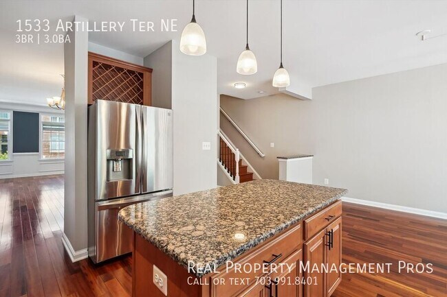 Foto del edificio - 1533 Artillery Terrace NE