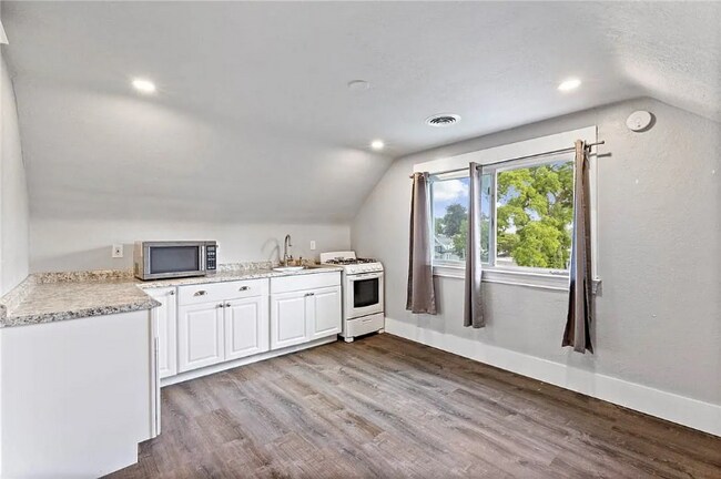 Foto del edificio - 102 Colby St