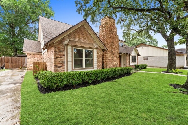 Foto del edificio - 9407 Brooding Oak Cir
