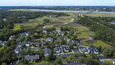Building Photo - Middleton Cove