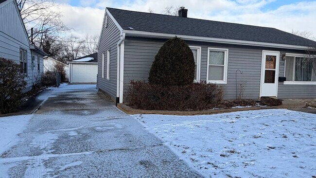 Building Photo - 3528 Adams St